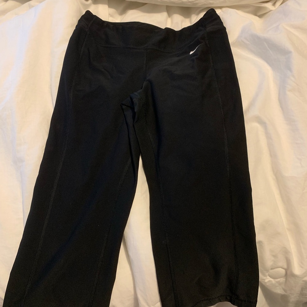 Nike dry fit Capri pants